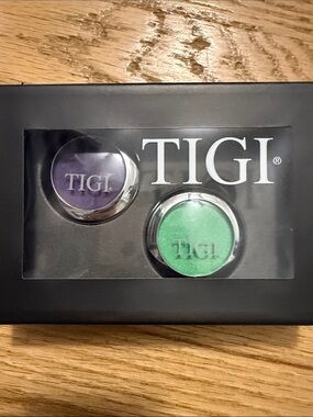TIGI High DefinitionEyeshadow Set — Purple & Green